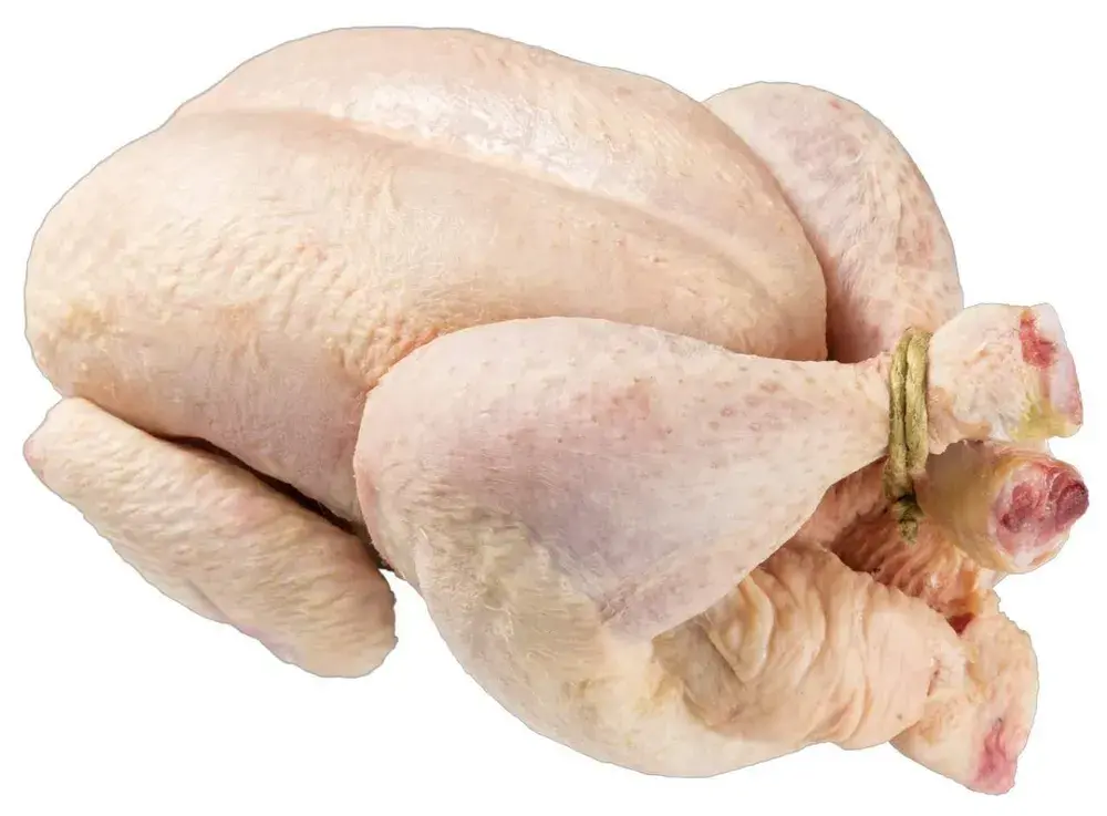 Poulet entier nettoyé, prêt à cuisiner